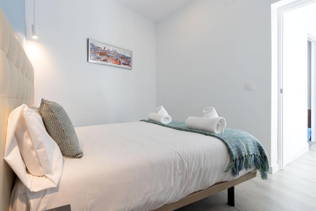 Nine O Clock San Luis Skyview Apartment Sevilla Bagian luar foto