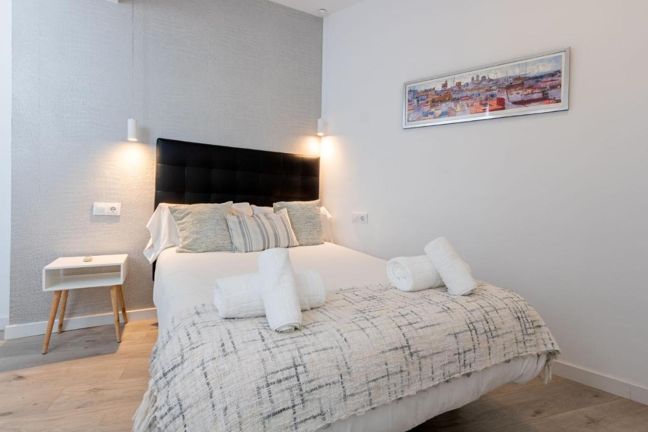 Nine O Clock San Luis Skyview Apartment Sevilla Bagian luar foto